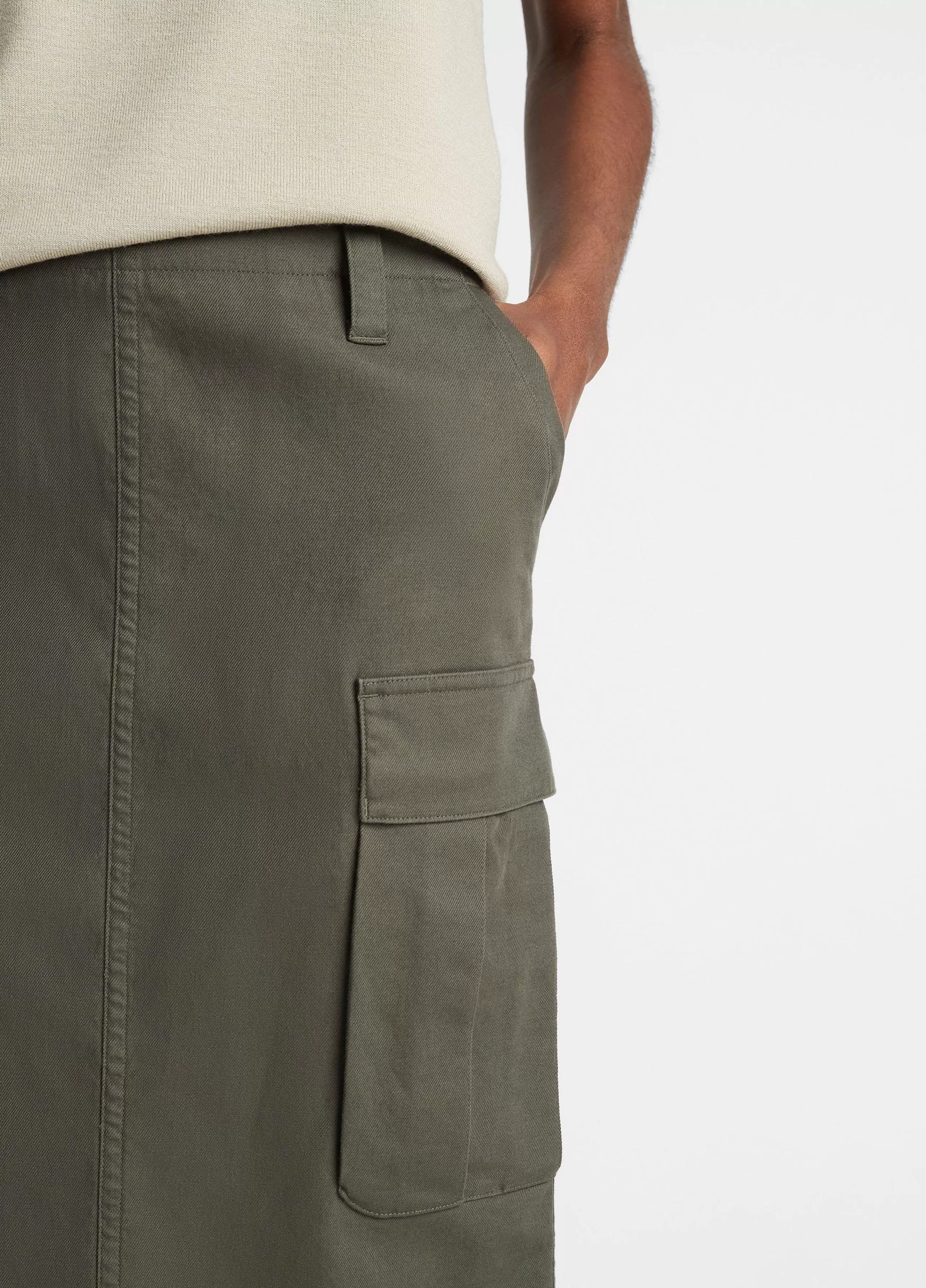 Women Vince Cotton Low-Rise Utility Cargo Skirt